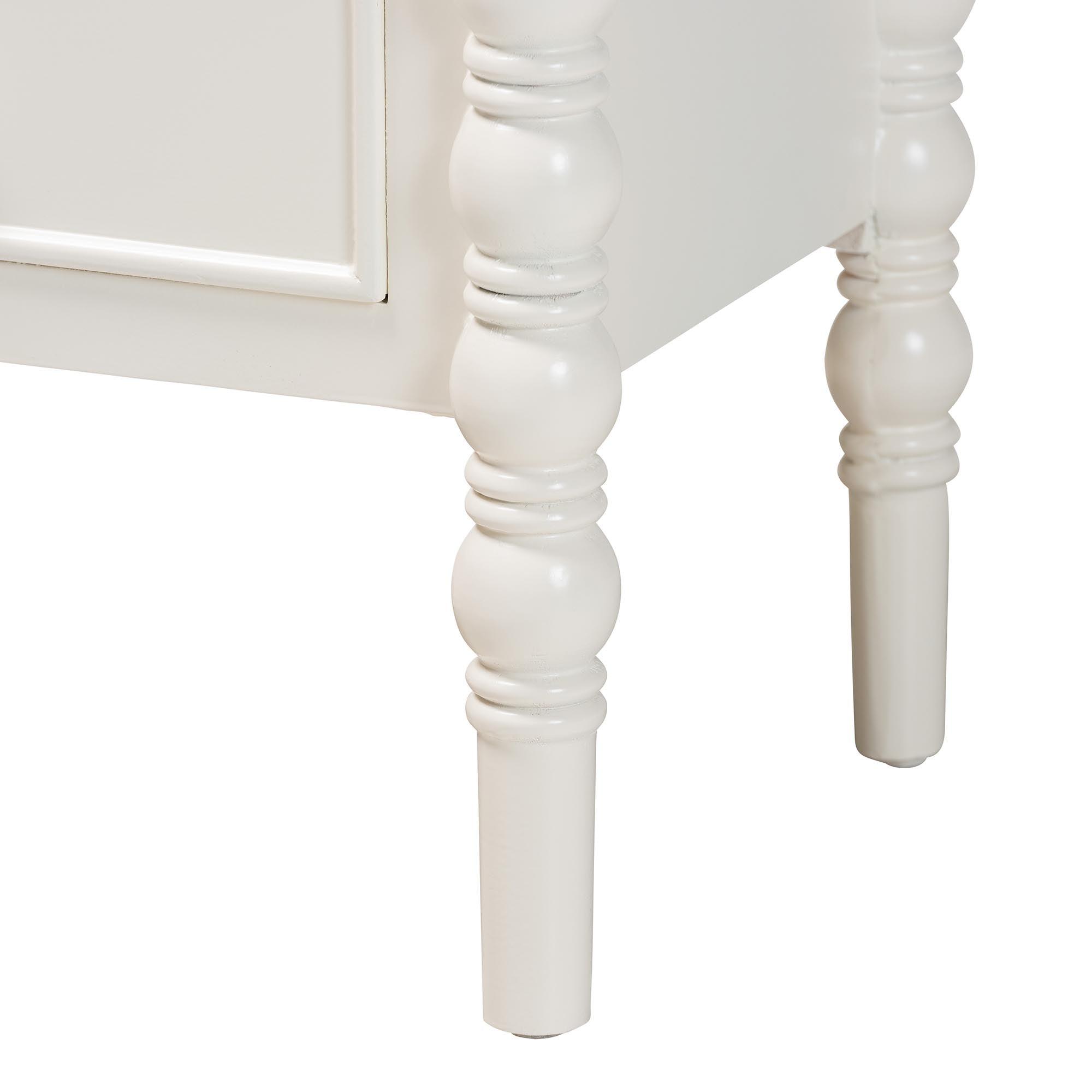 Malinda Classic Wood 3-Drawer End Table with Spindle Legs