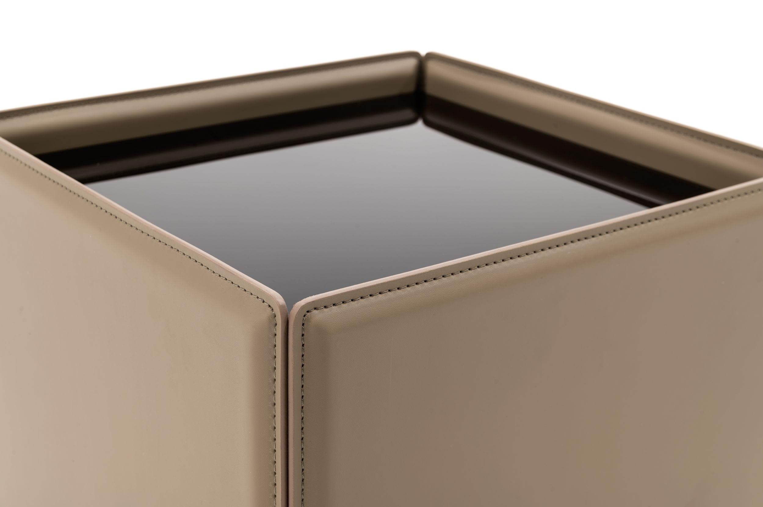 Modrest Vargas Modern Leatherette End Table