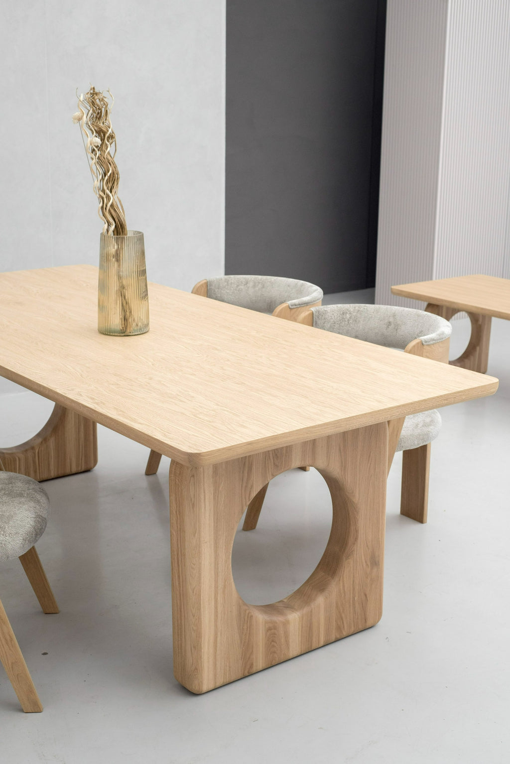 Modrest Calhoun - Modern Smoked Oak Extendable Dining Table
