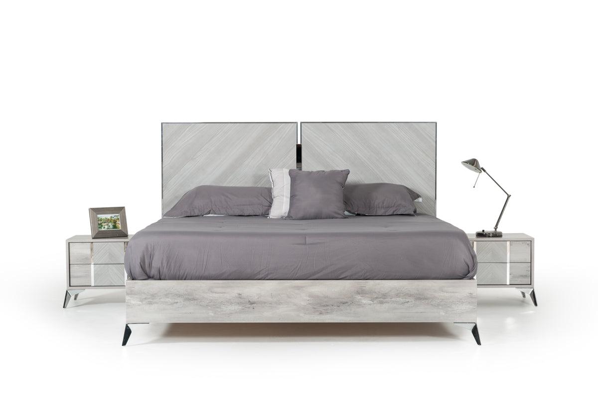 Nova Domus Alexa Italian Modern Bed  with two Nightstands Set