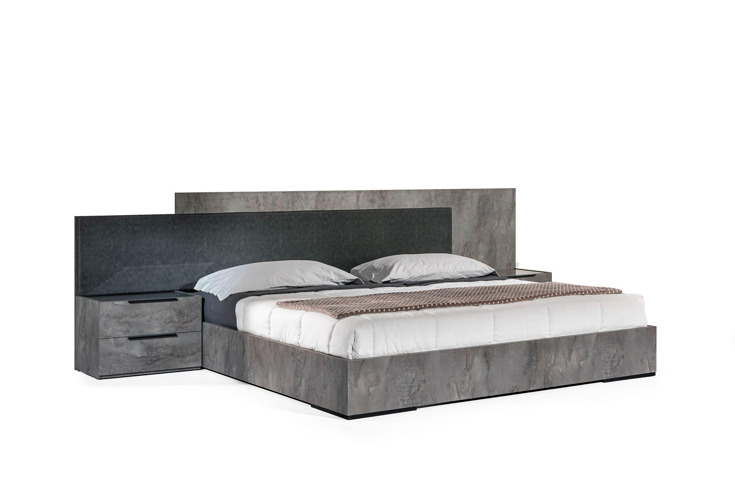 Nova Domus Ferrara Modern Volcano Oxide Bed